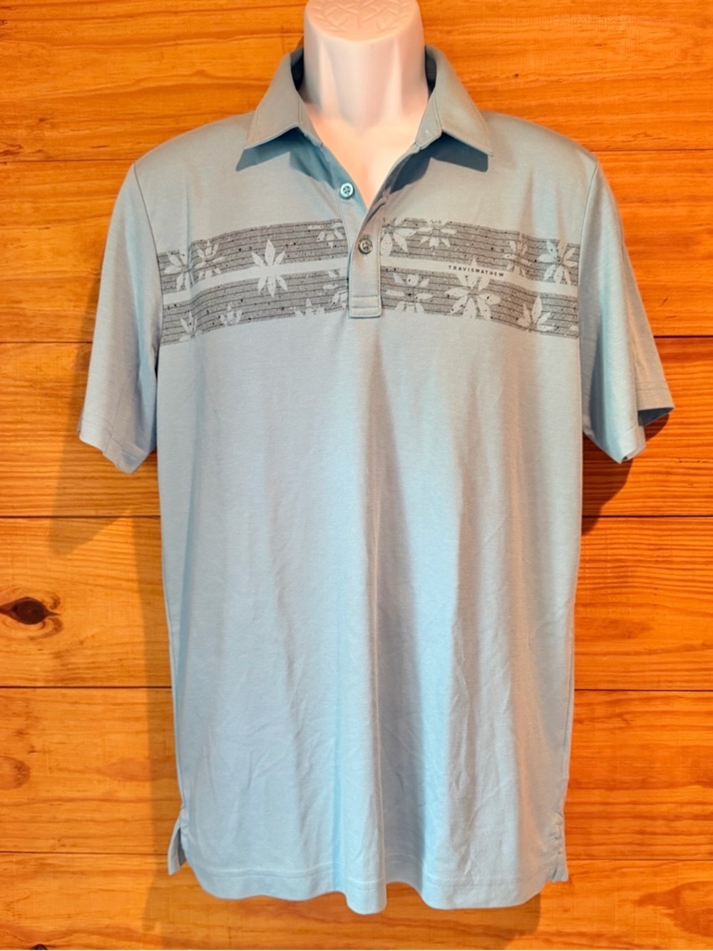Travis Mathew Men’s Infamy Polo Shirt Air Blue Medium Golf Short Sleeve Collared - Picture 2 of 10